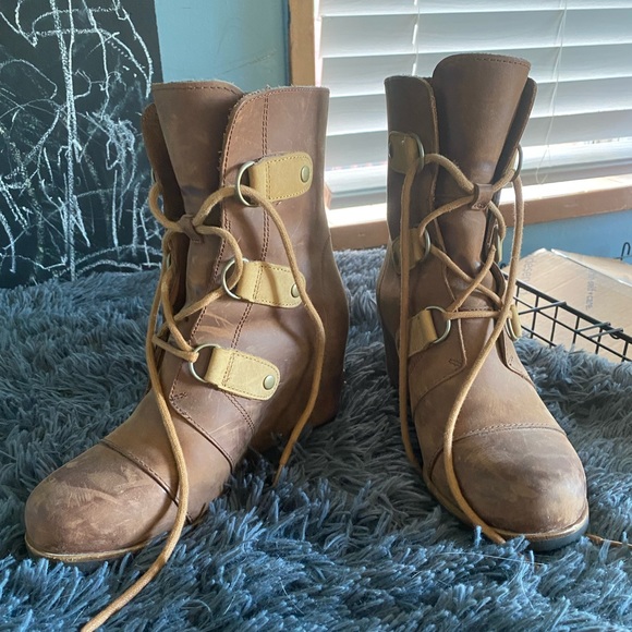 Sorel Joan of Arctic Waterproof Wedge Boots - Size 9- Used - Picture 2 of 4